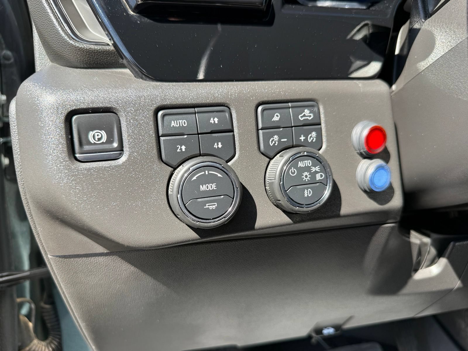 2025 Chevrolet Silverado 1500 ZR2 - Photo 18