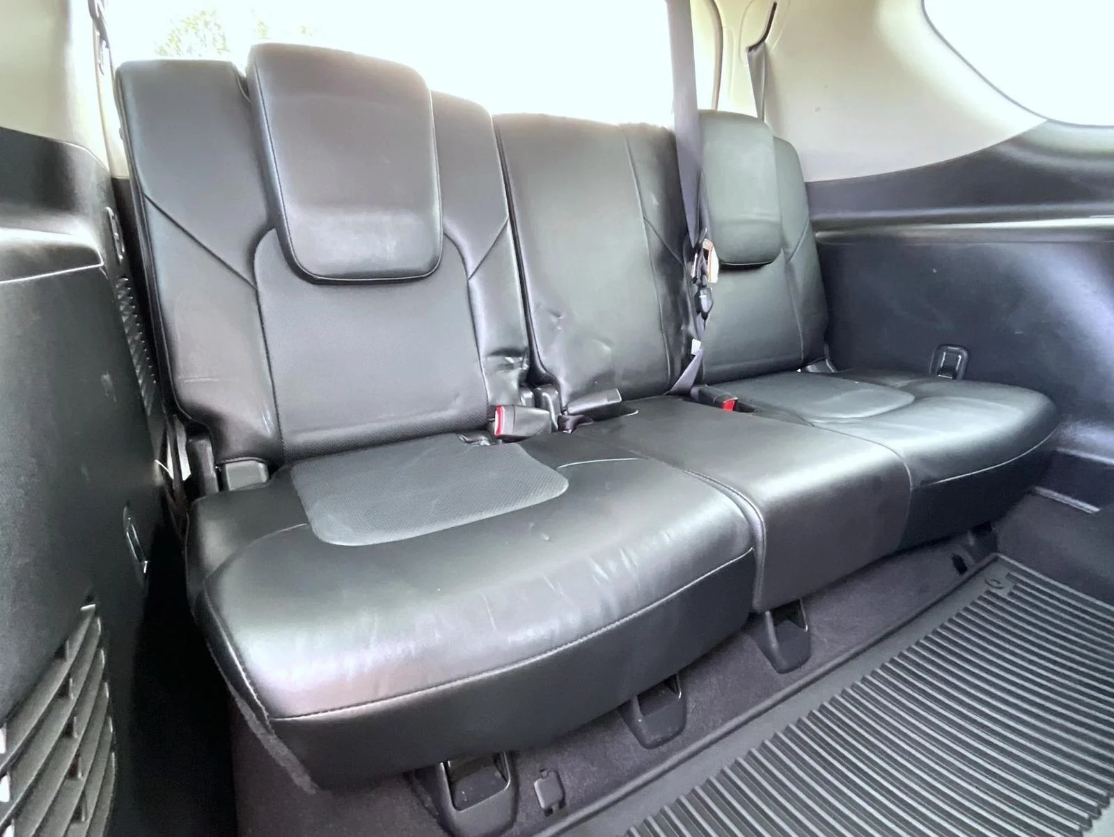 Used 2017 White INFINITI Base image 20