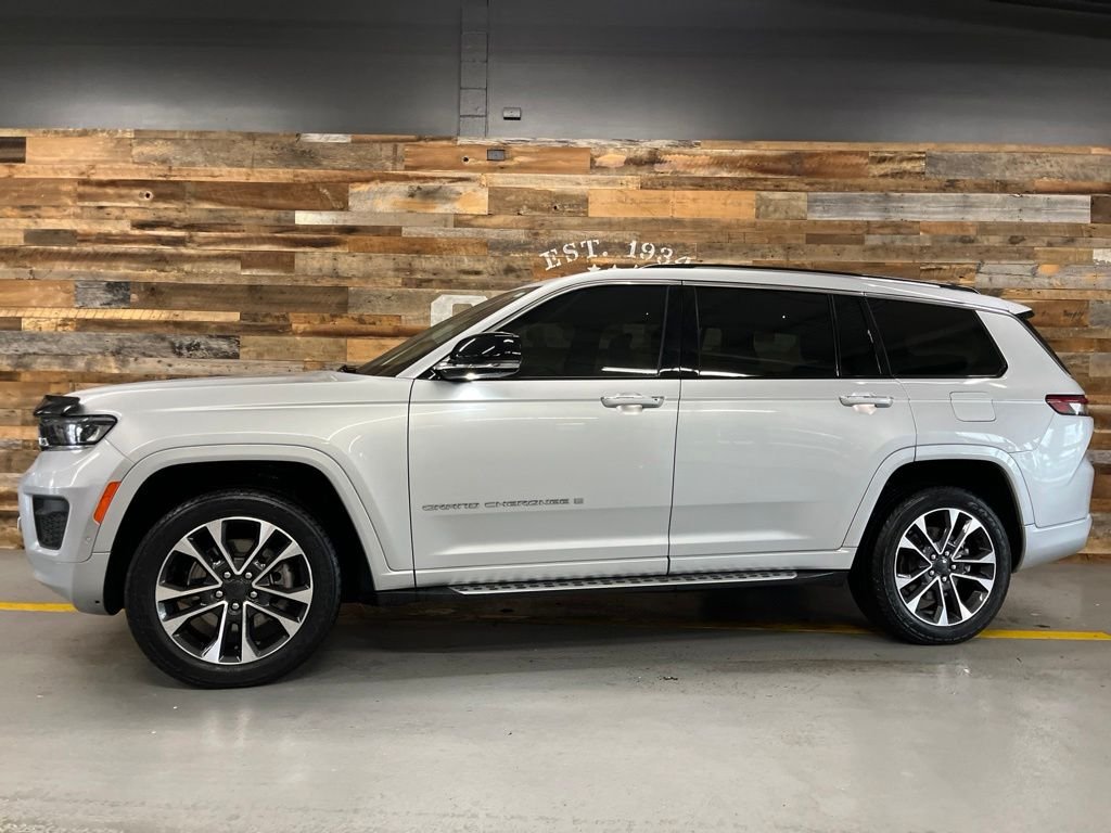 Used 2021 Silver Jeep Overland image 17