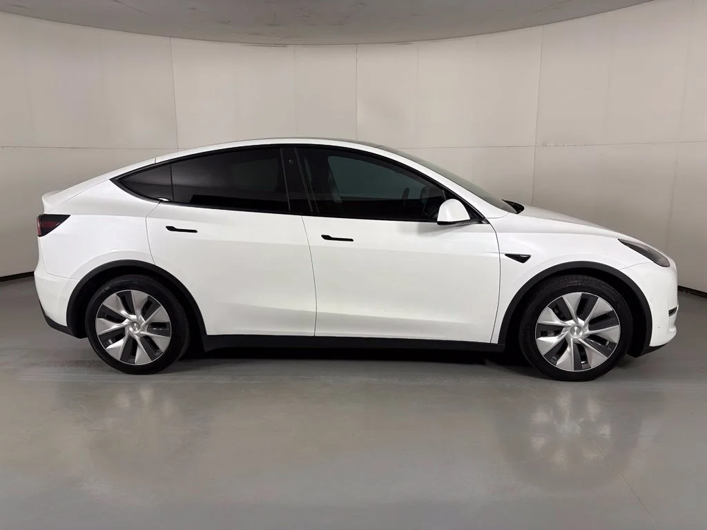 Used 2021 White Tesla Long Range image 9