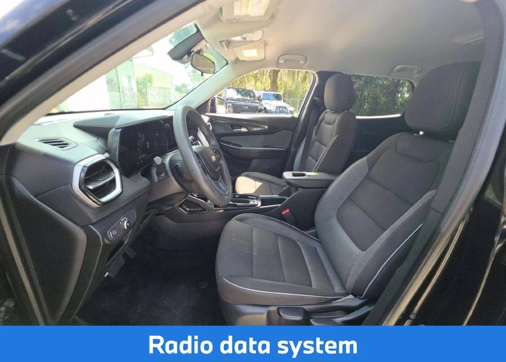 Used 2025 Black Chevrolet LT image 6