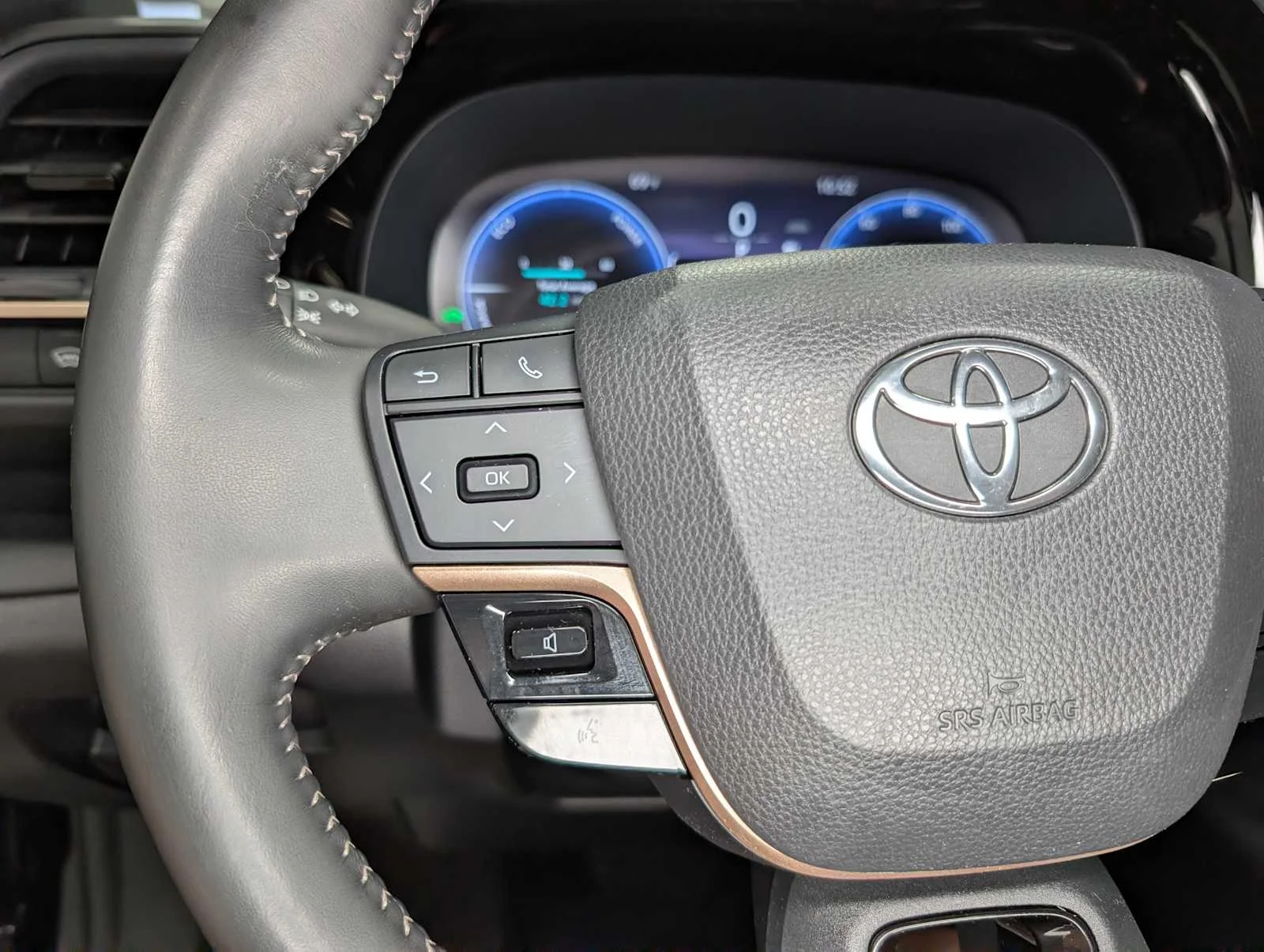 Used 2024 Black Toyota XLE image 35