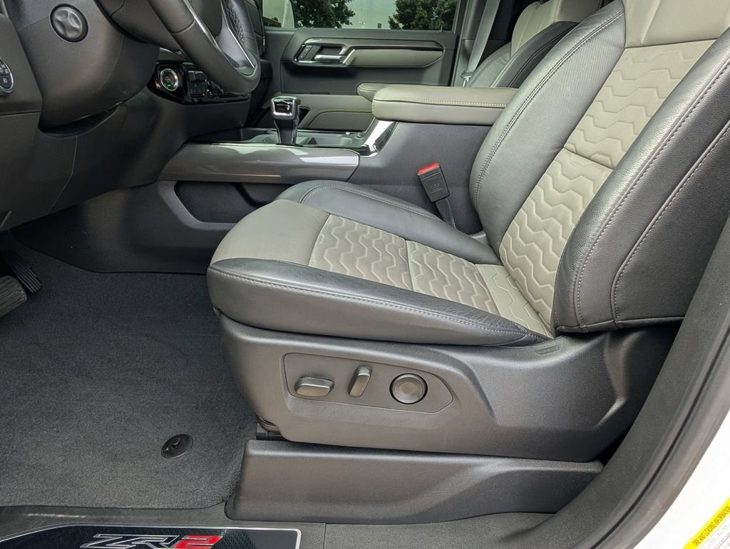 2025 Chevrolet Silverado 1500 ZR2 - Photo 17