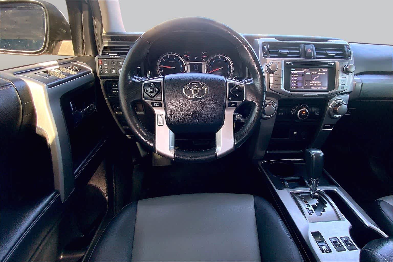 Used 2018 Nautical Blue Metallic Toyota SR5 Premium image 6