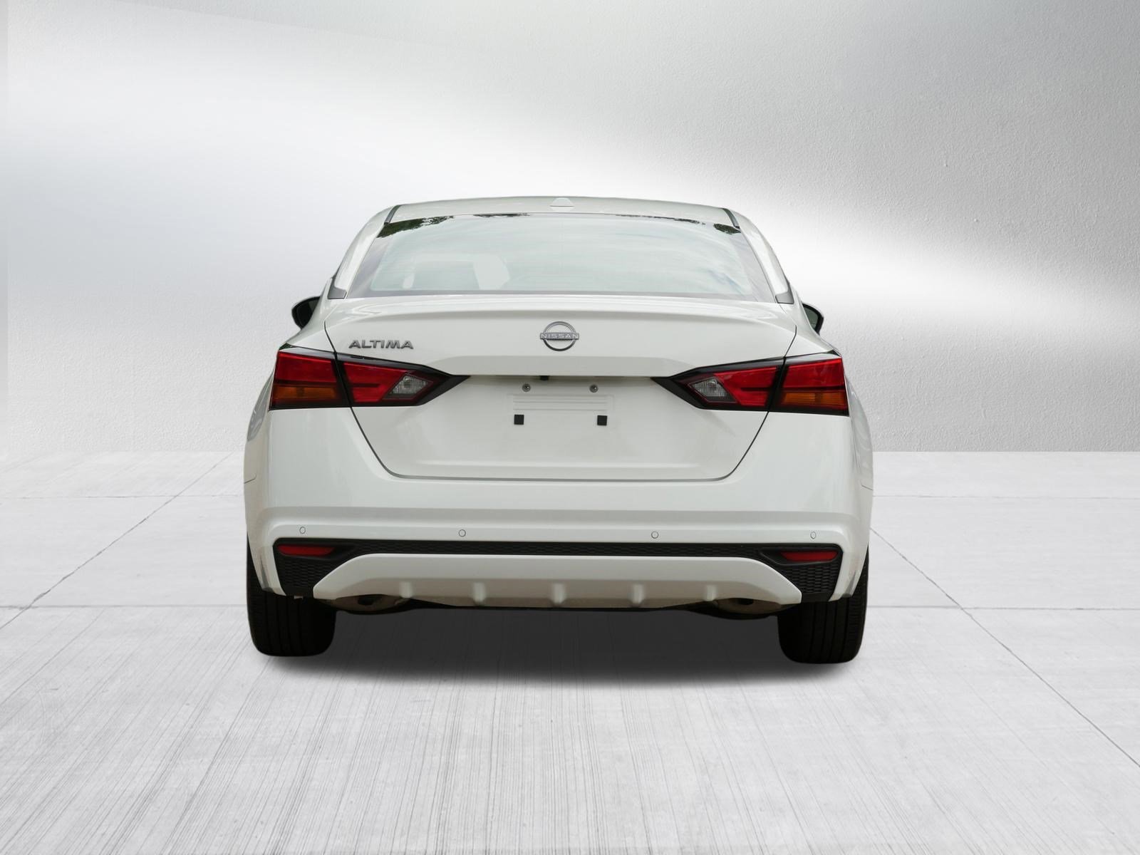 Certified Used 2025 Glacier White Nissan S image 6