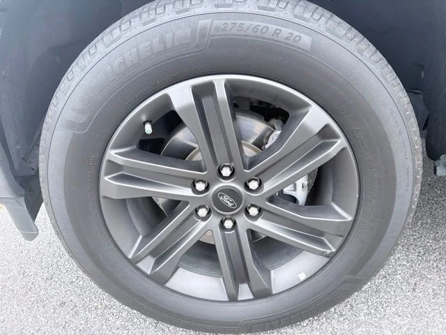 Used 2021 Gray Metallic Ford Lariat image 8