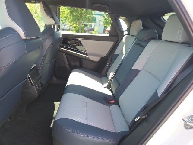 Used 2024 Cosmic White Pearl Subaru Limited image 15