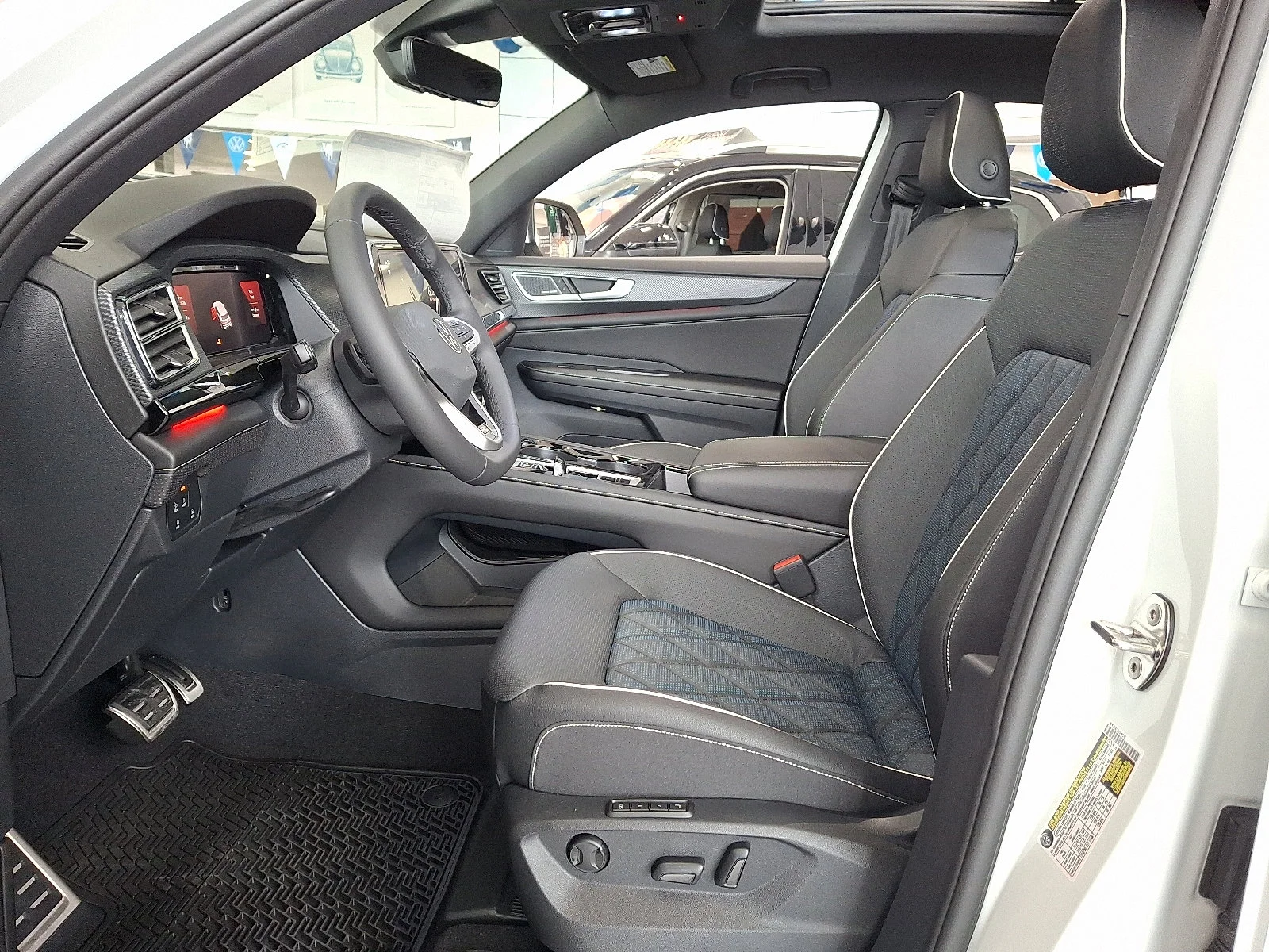 2026 Volkswagen Atlas Cross Sport SEL Premium R-LINE - Photo 10