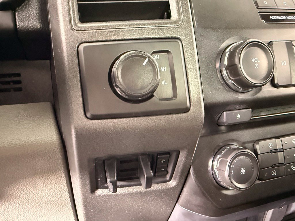 Used 2018 Ingot Silver Ford XL image 23