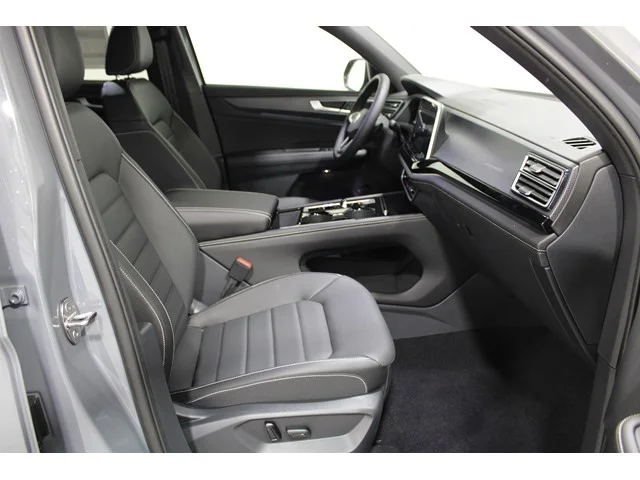 New 2026 Pure Gray Volkswagen 2.0T SEL R-Line Black image 22