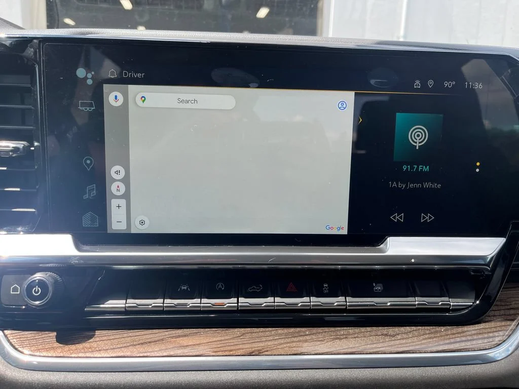 New 2025 Summit White Chevrolet LT (2FL) image 19