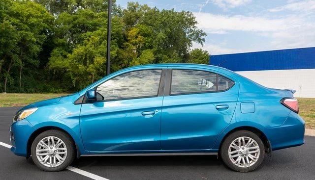 Used 2024 Blue Mitsubishi LE image 9