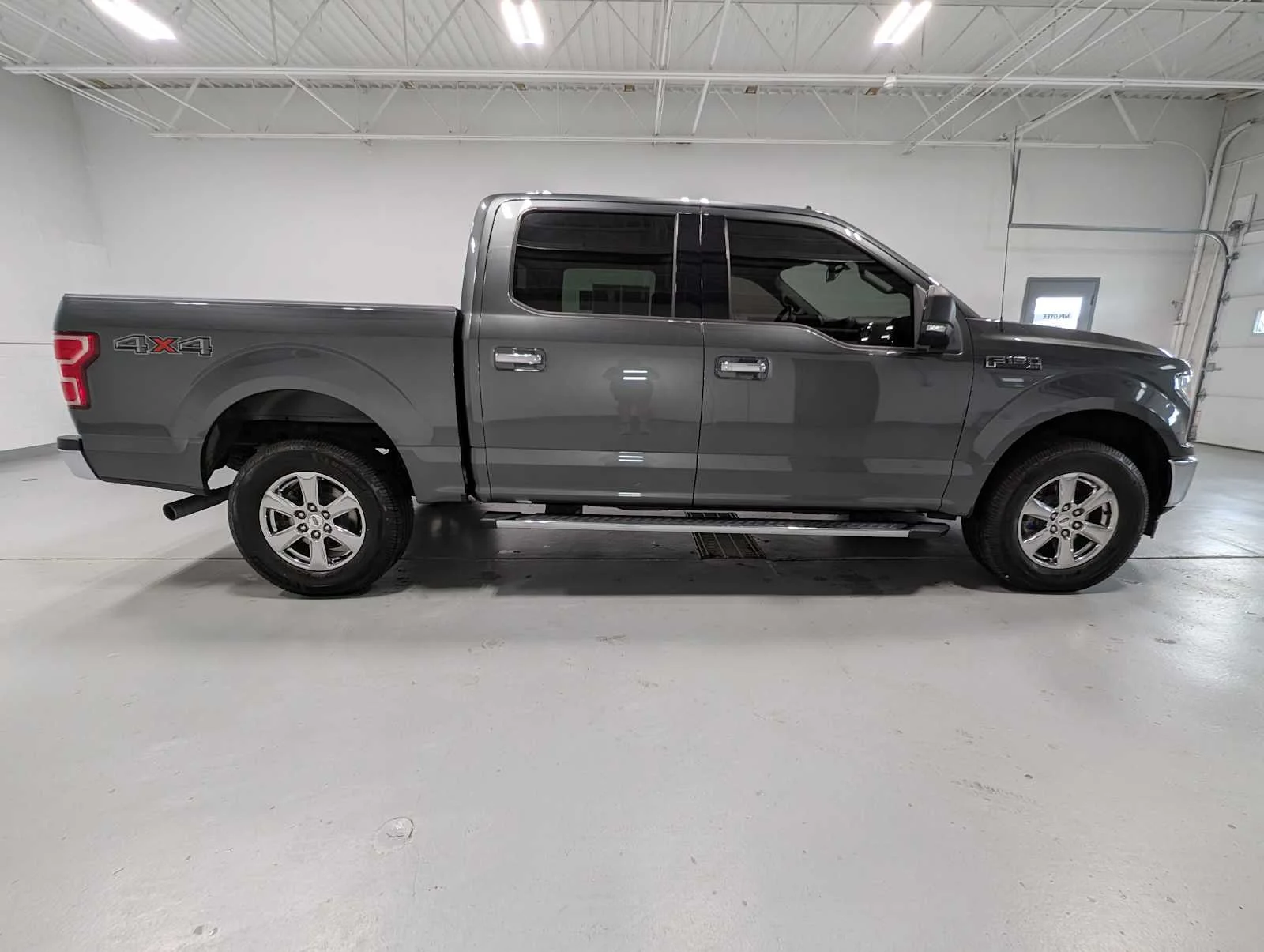 Used 2019 Magnetic Ford XLT image 7