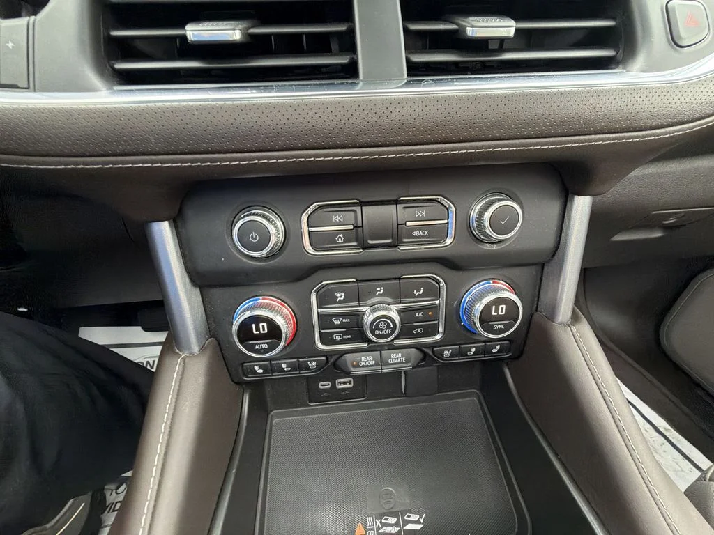 Certified Used 2023 White GMC SLT image 27