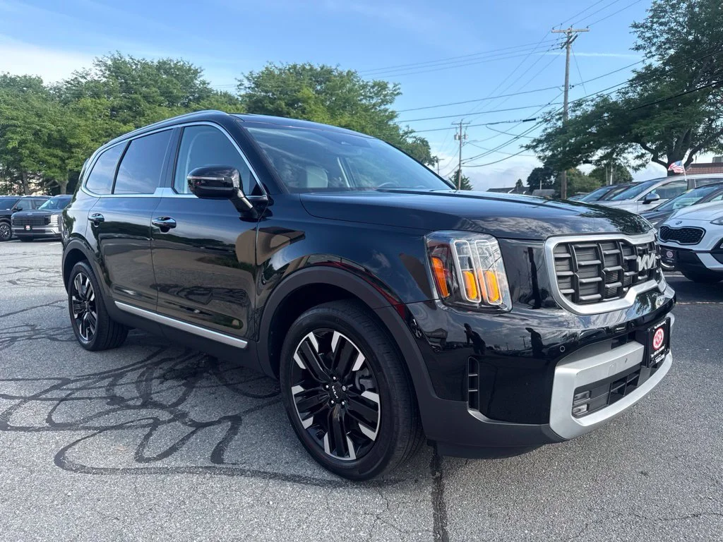 Used 2024 Black Kia SX image 3