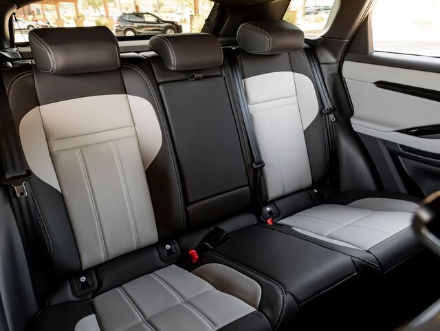 New 2026 Carpathian Grey Land Rover Hoxton Edition image 28