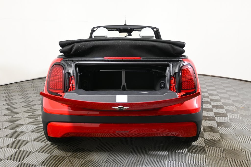 Used 2026 Red MINI  image 39