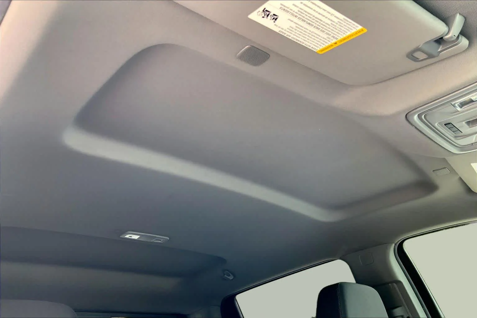 Used 2024 Summit White GMC Elevation image 14