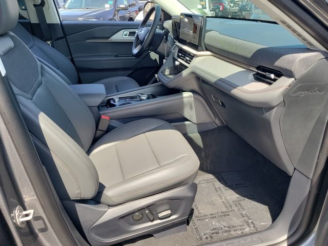 New 2026 Carbonized Gray Metallic Ford Active image 16