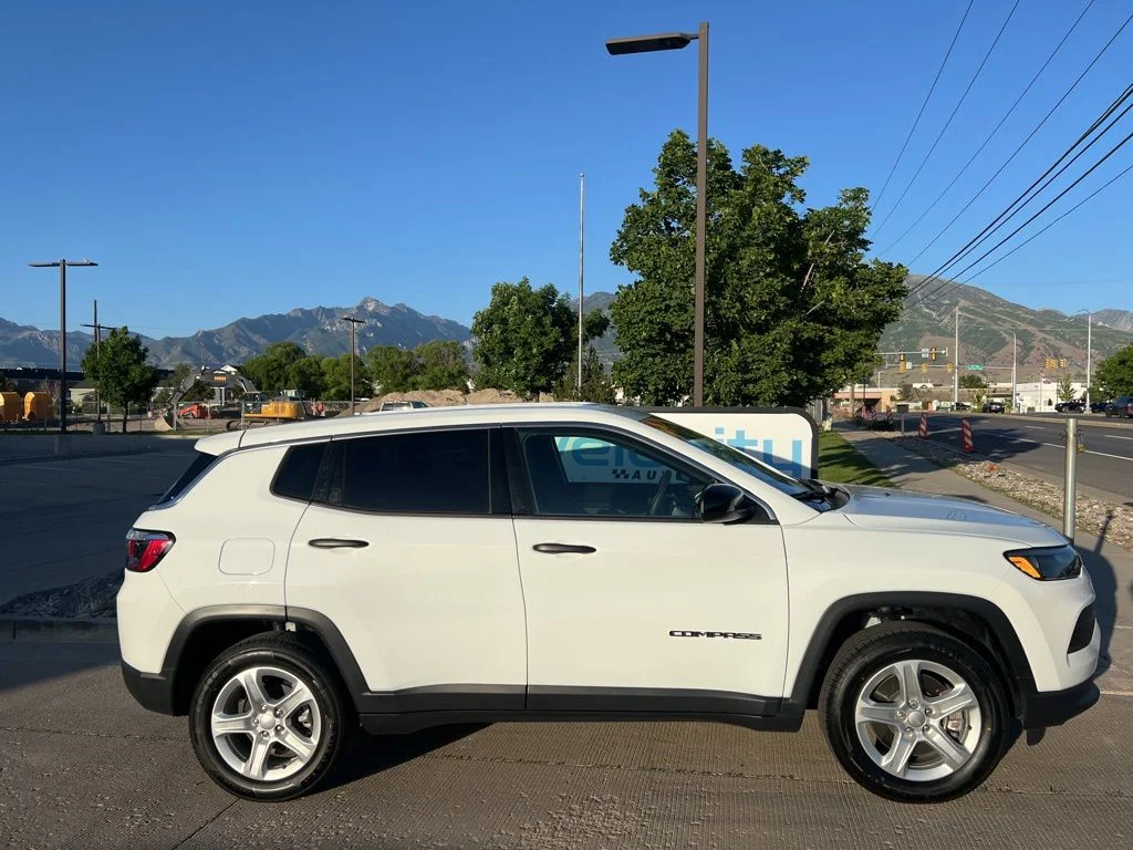 Used 2024 White Jeep Sport image 7