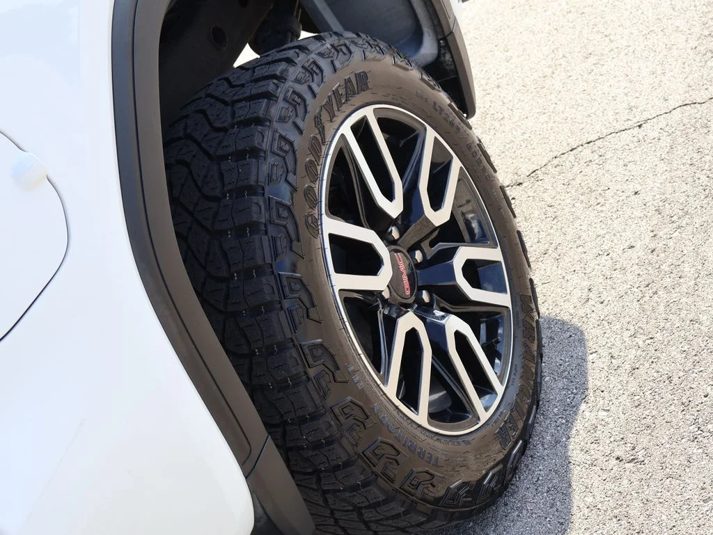 Used 2023 White GMC AT4 image 40