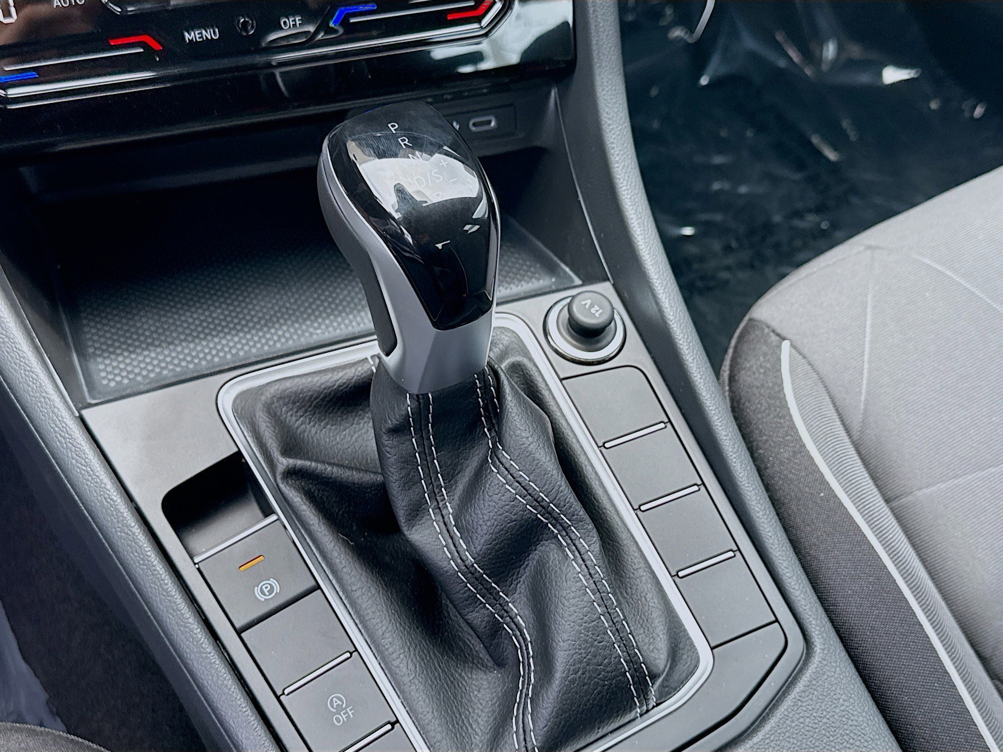 2026 Volkswagen Jetta Sport - Photo 15