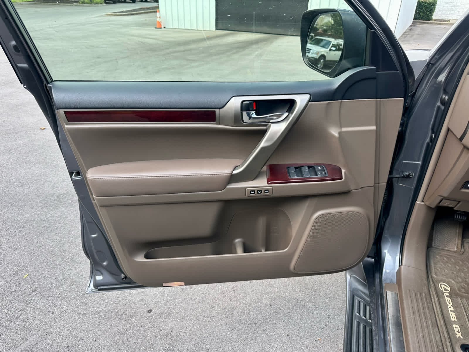 Used 2017 Nebula Gray Pearl Lexus Luxury image 10