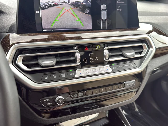 Used 2023 Gray BMW xDrive30i image 21