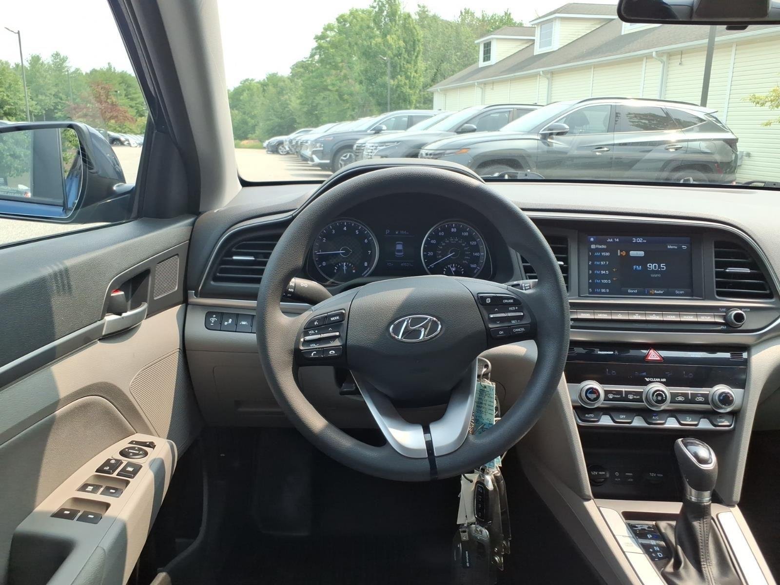 Used 2020 Lakeside Blue Hyundai SEL image 18