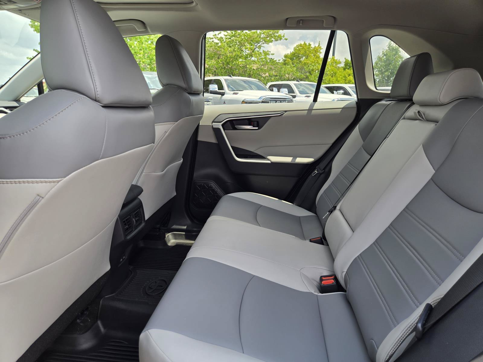 2023 Toyota RAV4 XLE Premium - Photo 13