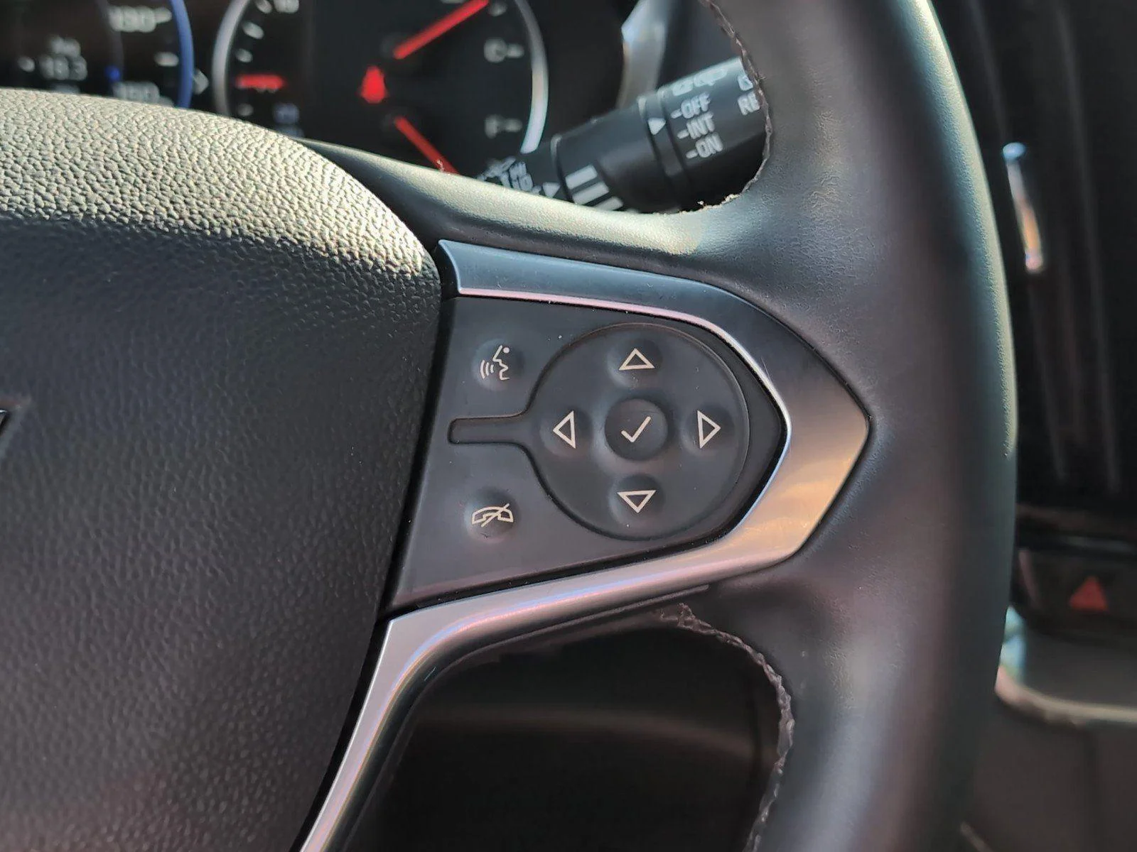 Used 2023 Sterling Gray Metallic Chevrolet Premier image 26