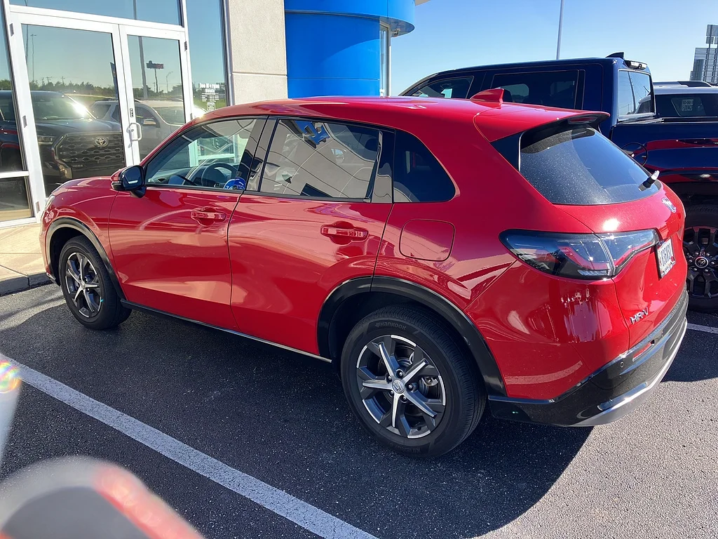 Certified Used 2025 Milano Red Honda EX-L image 32