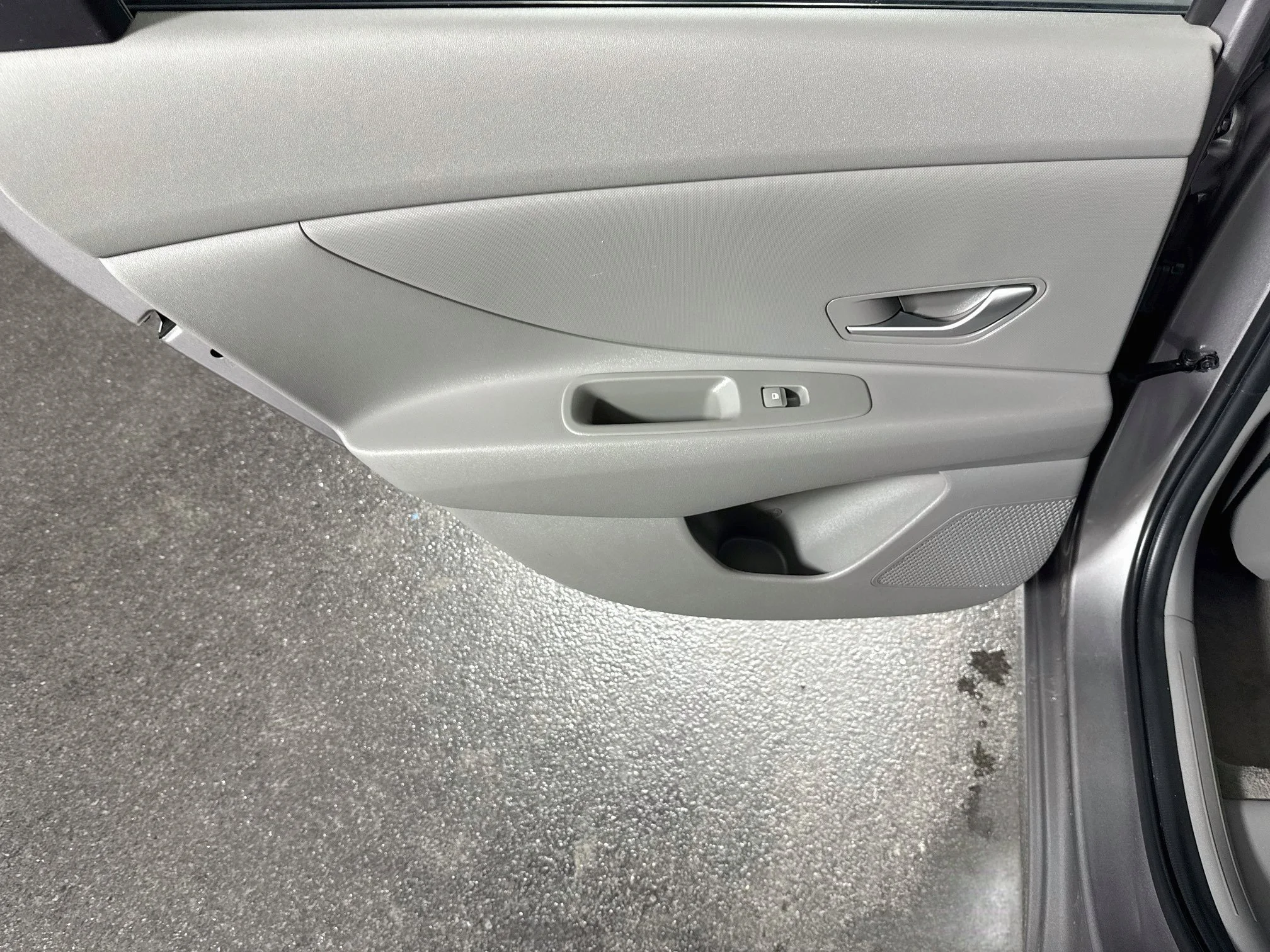 Used 2024 Fluid Metal Hyundai SE image 21