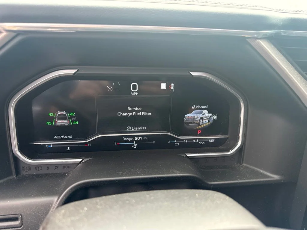 Used 2022 Silver GMC Denali image 8