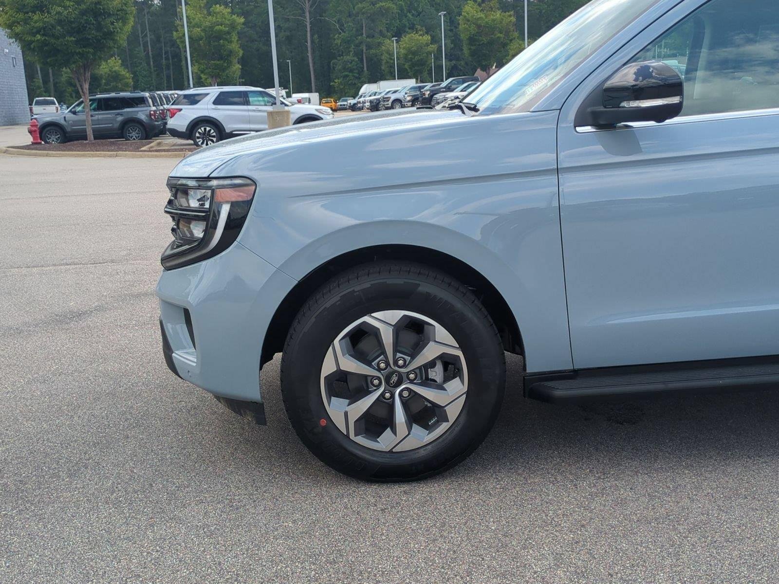 New 2027 Glacier Gray Metallic Tri-Coat Ford Active image 10