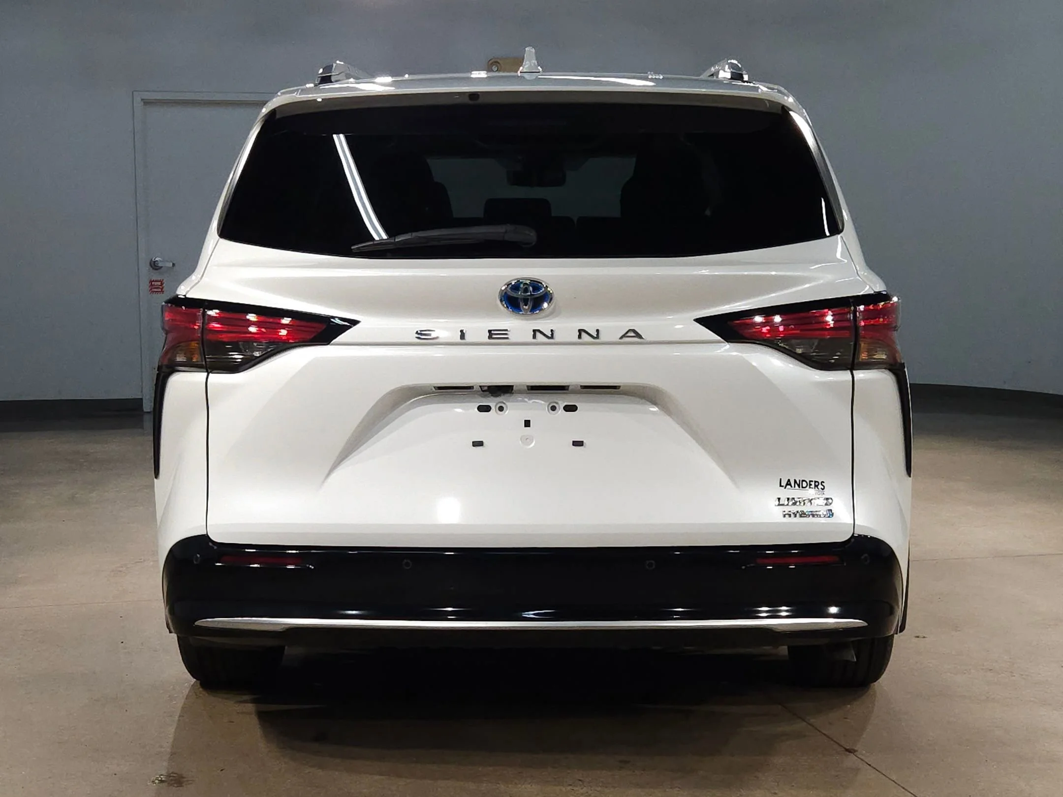 2024 Toyota Sienna Limited - Photo 6
