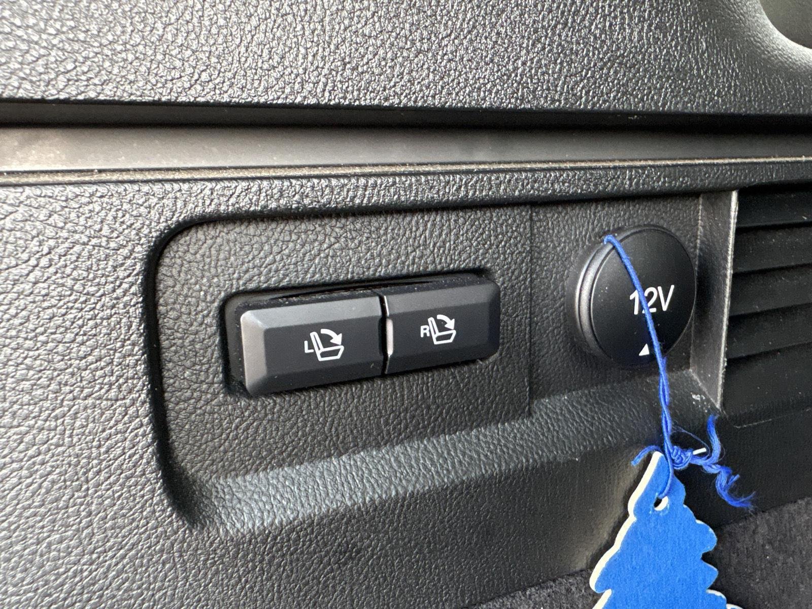 Used 2022  Lincoln Standard image 17