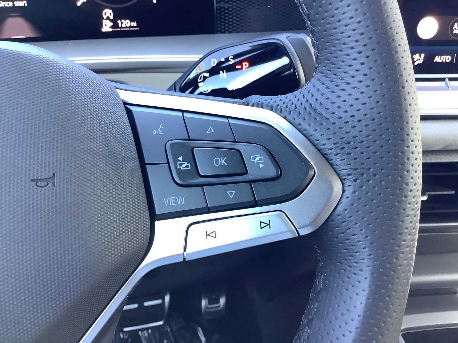 2026 Volkswagen Tiguan SE R-LINE BLACK - Photo 24