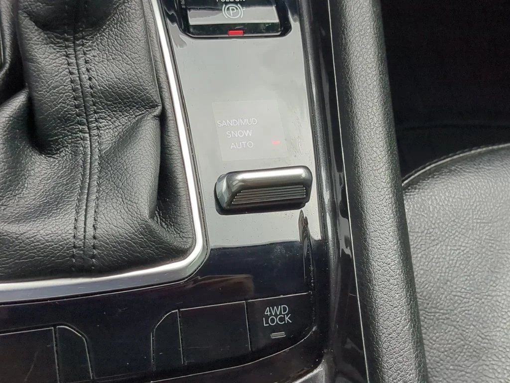 Used 2022 Gray Jeep Latitude Lux image 26