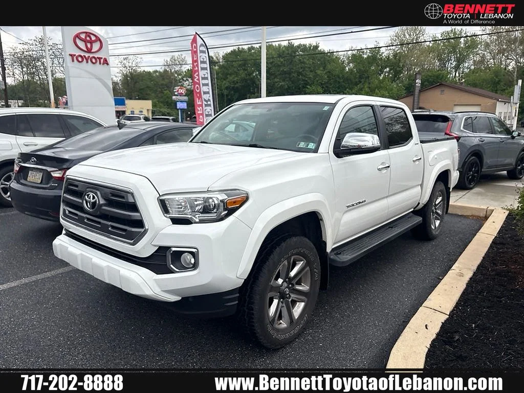 2017 Toyota Tacoma Limited Double Cab 4x4 V6 Auto Short Bed's photo