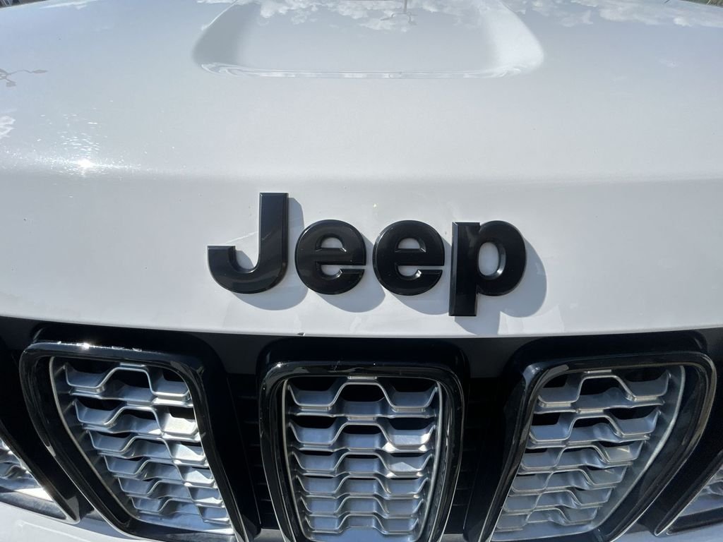 Used 2018 White Jeep Altitude image 35