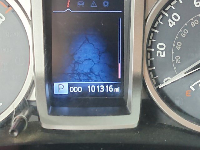Used 2017 Silver Toyota SR5 image 20