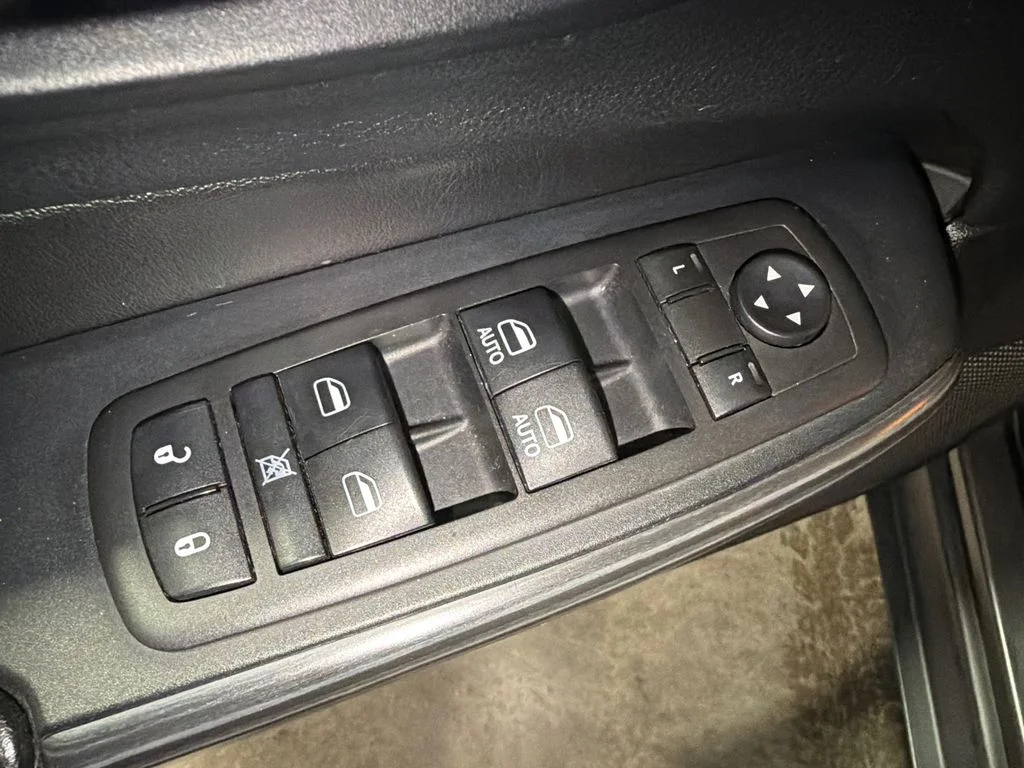 Used 2016 Granite Crystal Metallic Clearcoat Jeep Limited image 17