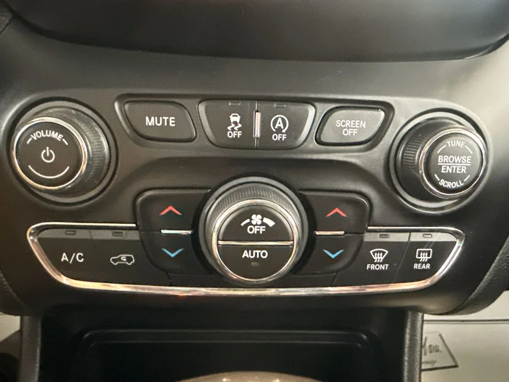 Used 2019 Black Jeep Limited image 17