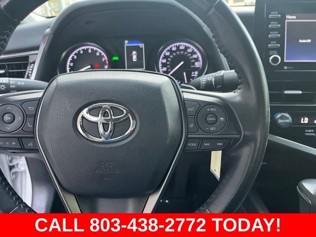 Used 2022 White Toyota SE image 19