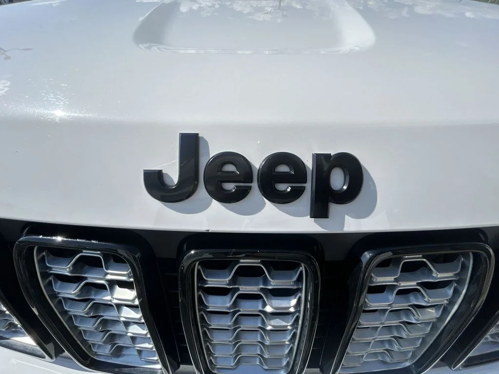 Used 2018 White Jeep Altitude image 35