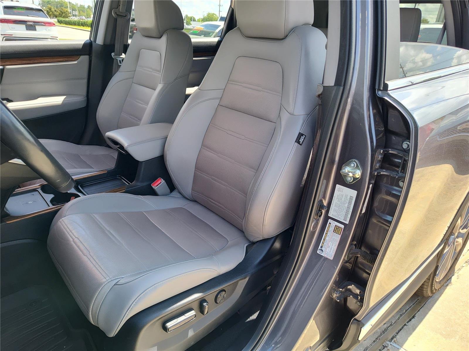 Used 2020 Modern Steel Metallic Honda Touring image 18
