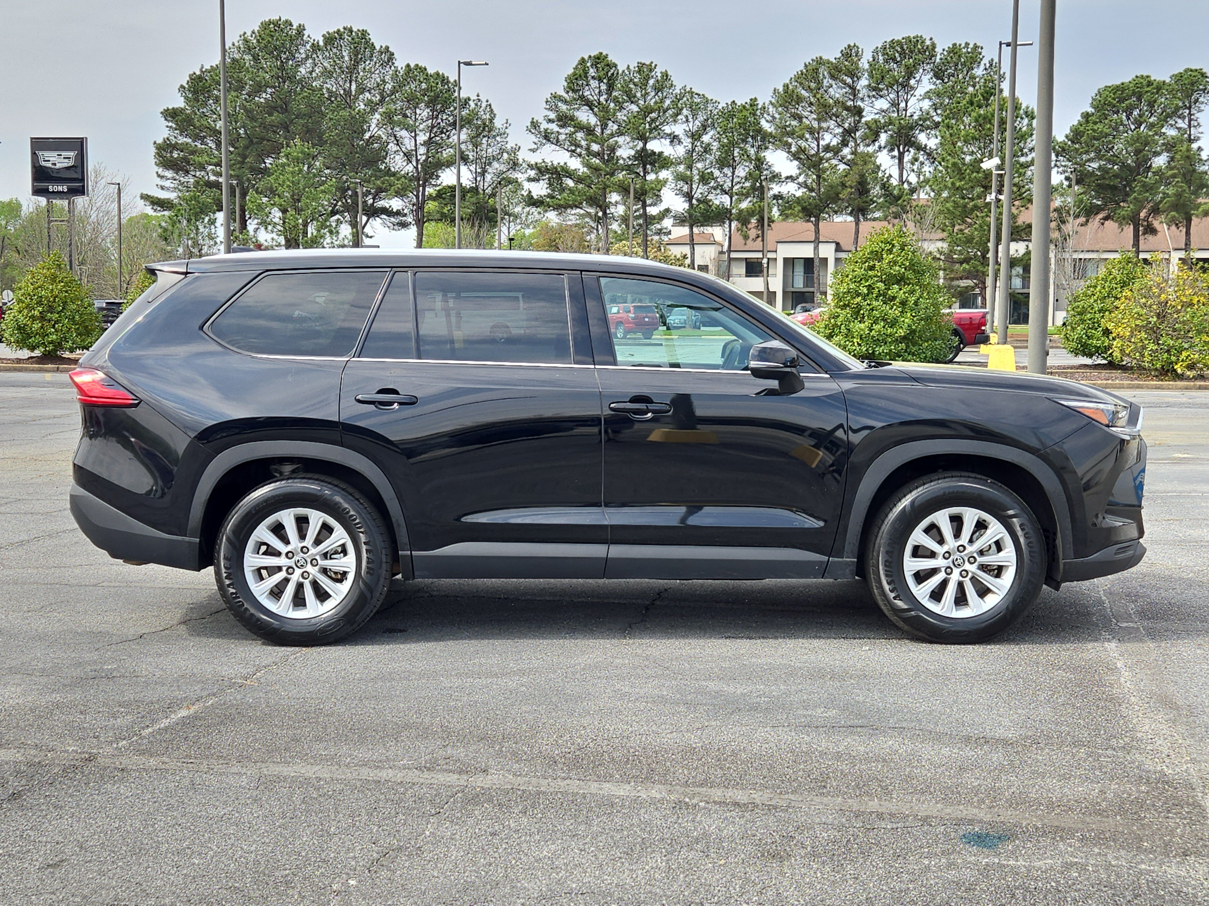 Used 2024 Black Toyota XLE image 9