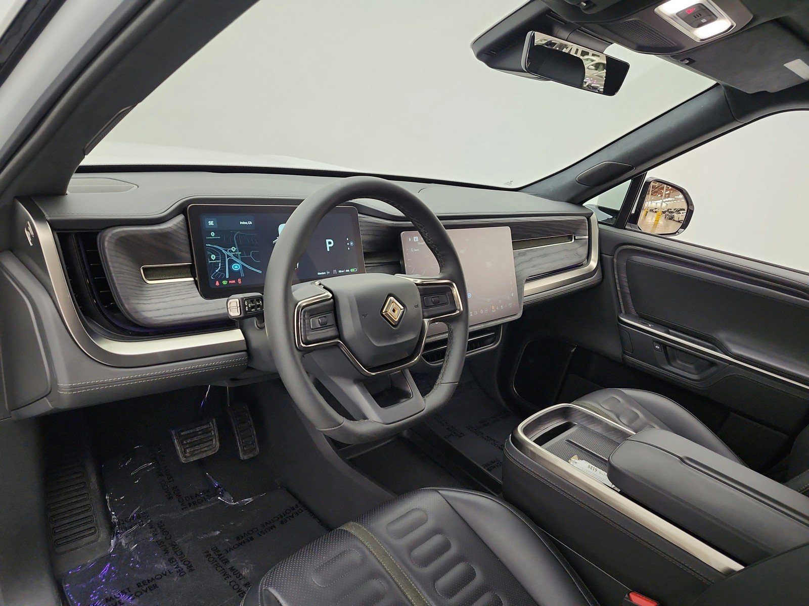 Used 2025 Glacier White Rivian Adventure image 9
