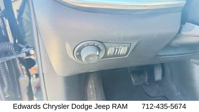New 2026 Black Jeep Latitude image 18